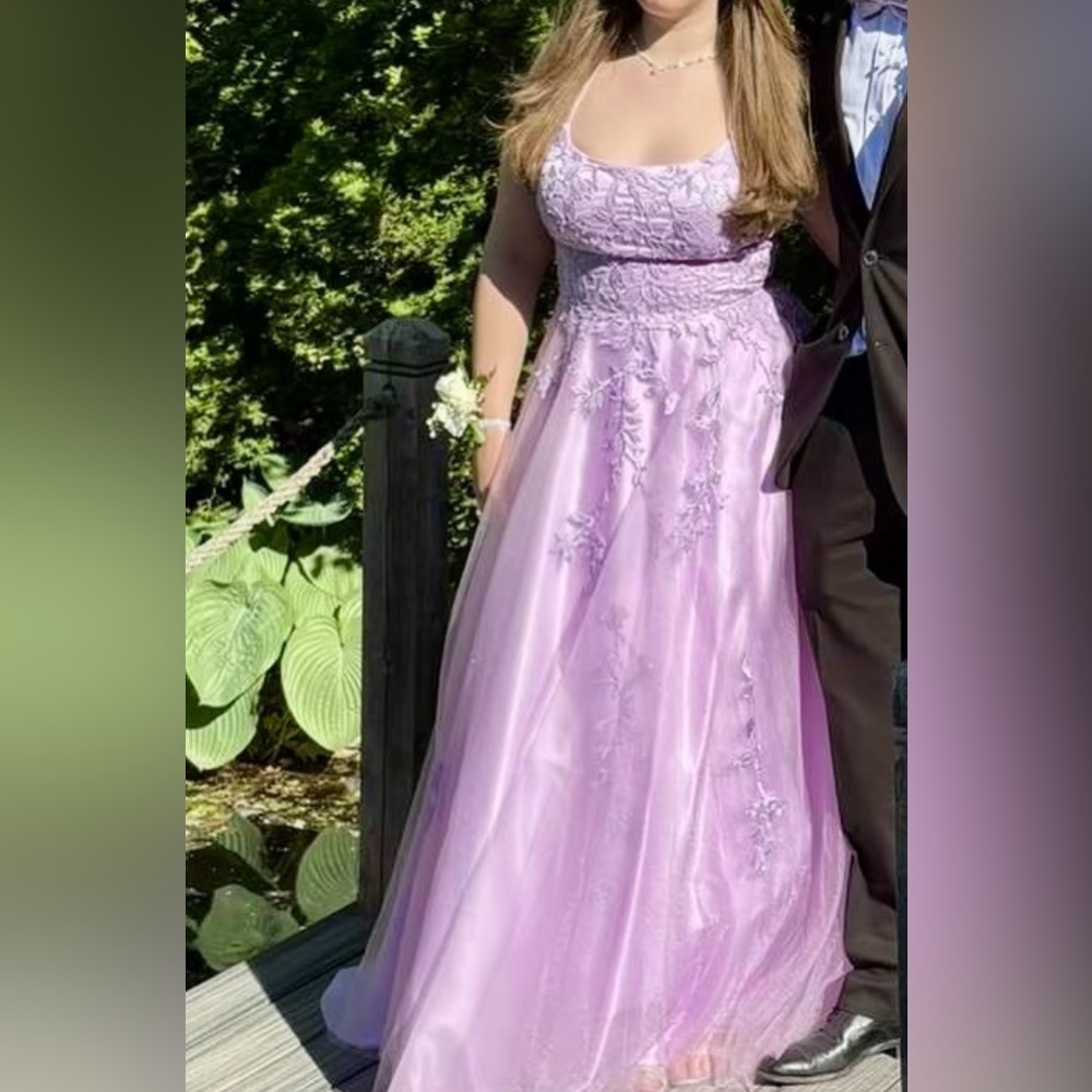 Purple Tulle A-Line Prom Dress With Appliques - Picture 3 of 5